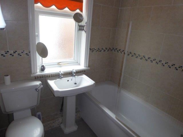 Bathroom - Mount Road, Wallasey | Lighthouse Lettings