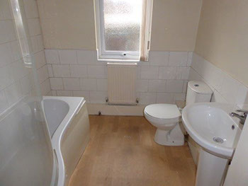 Bathroom - Maybank Road, Birkenhead | Lighthouse Lettings