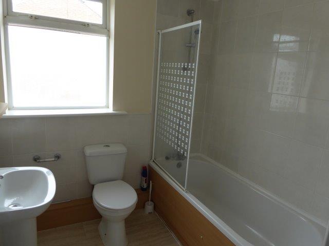 Bathroom - Lucerne Road, Wallasey - Lighthouse Lettings