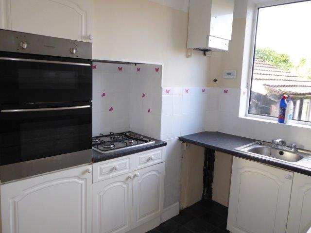 Kitchen - Woodchurch Road, Prenton - Lighthouse Lettings