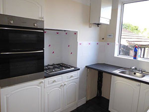 Kitchen - Woodchurch Road, Prenton - Lighthouse Lettings