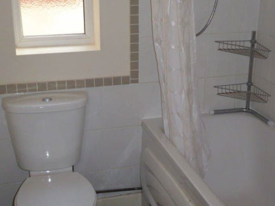 Bathroom - Fieldside Road, Birkenhead | Lighthouse Lettings