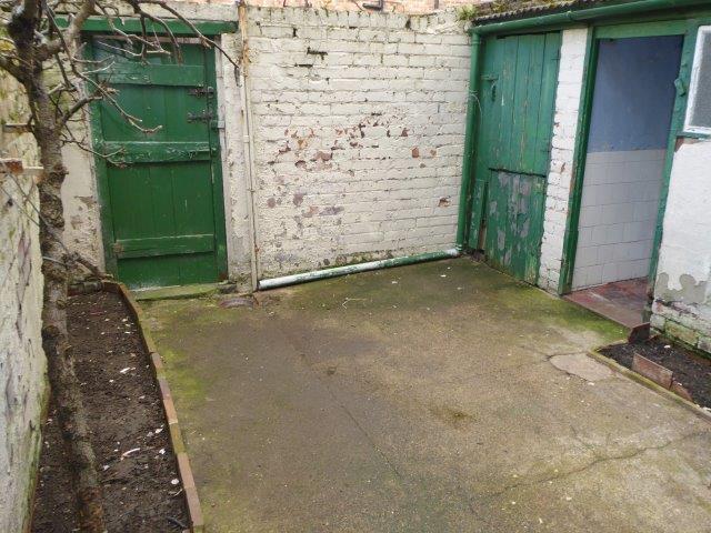 Courtyard - Fieldside Road, Birkenhead | Lighthouse Lettings