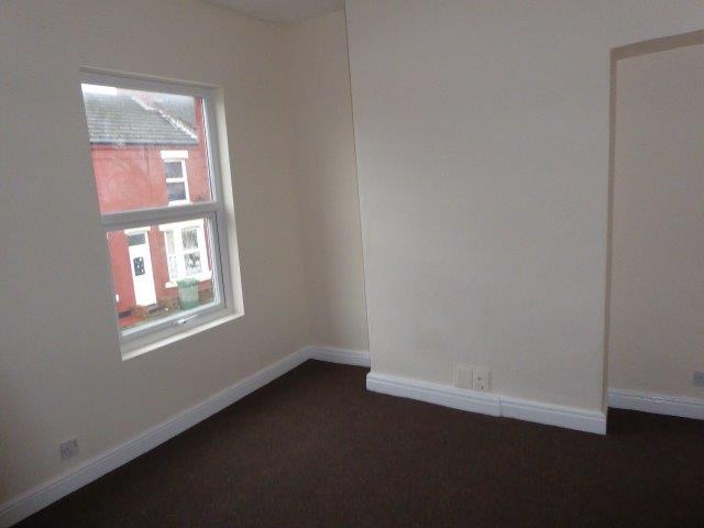 Bedroom 1 - Moorland Road, Birkenhead - Lighthouse Lettings