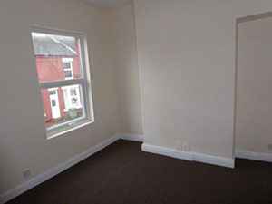 Bedroom 1 - Moorland Road, Birkenhead - Lighthouse Lettings