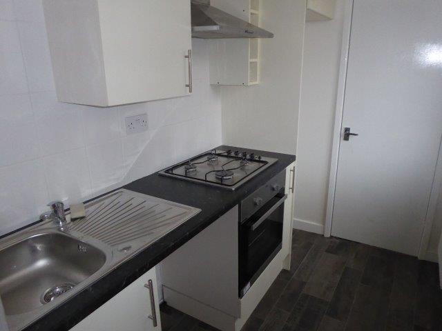 Kitchen - Moorland Road, Birkenhead - Lighthouse Lettings