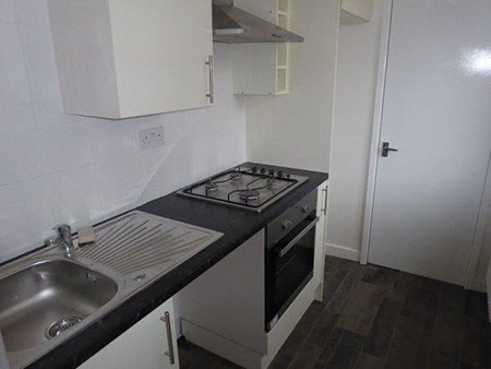Kitchen - Moorland Road, Birkenhead - Lighthouse Lettings