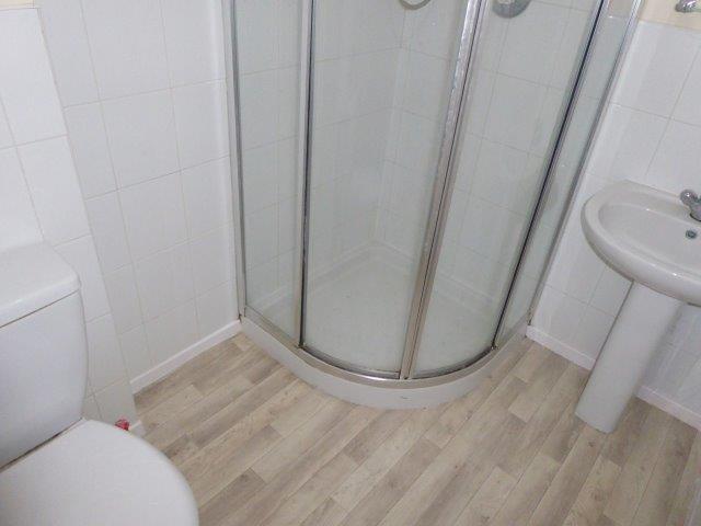 Bathroom - Roslin Court, Oxton | Lighthouse Lettings