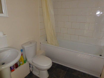 Bathroom - Houghton Road, Wirral - Lighthouse Lettings