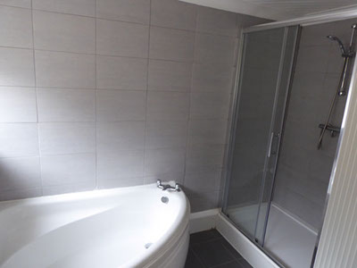 Lighthouse lettings - Lea Close, Birkenhead - Bathroom
